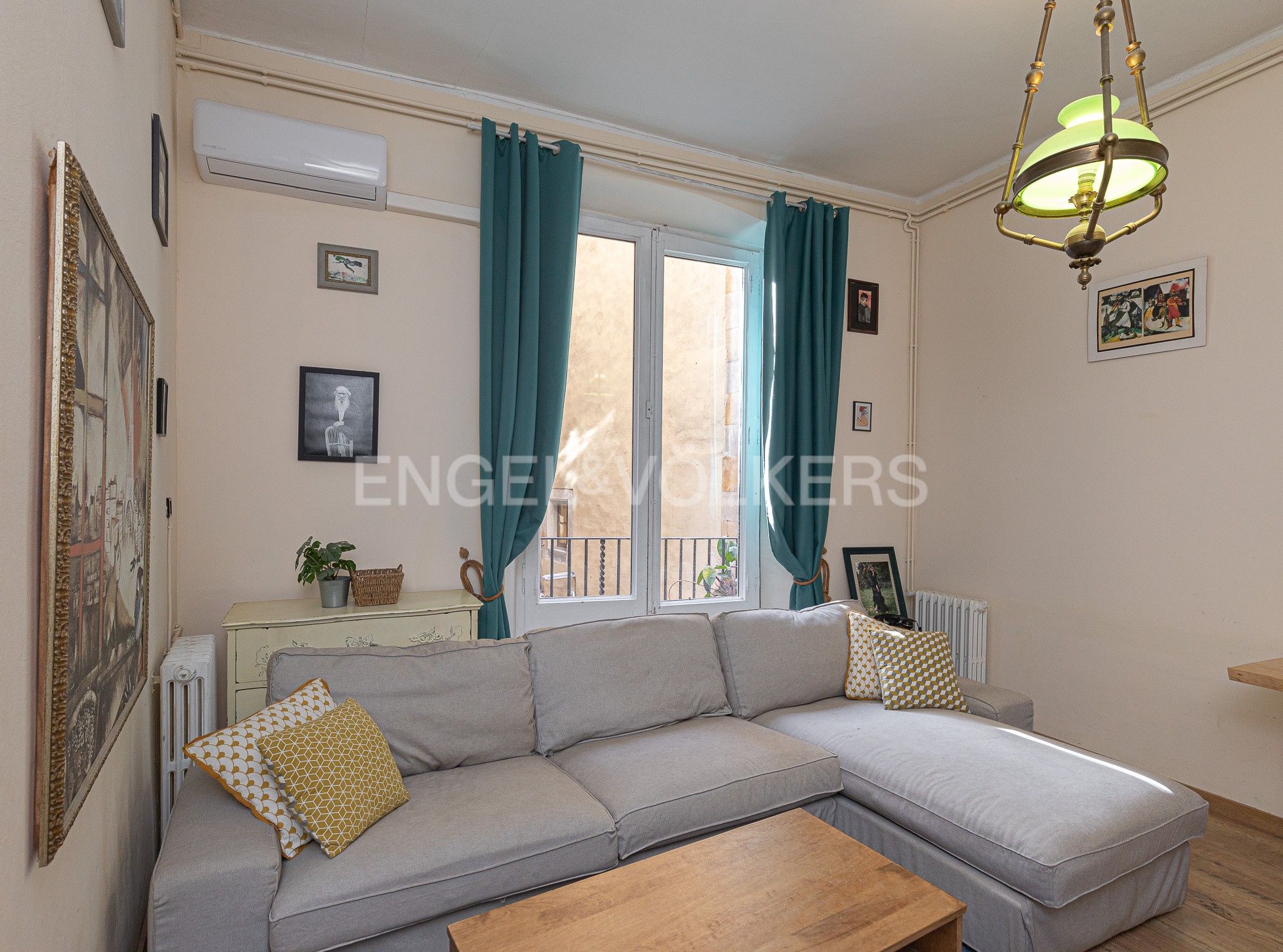 Living room of Apartment for sale in  Barcelona Capital  with Heating and Balcony
