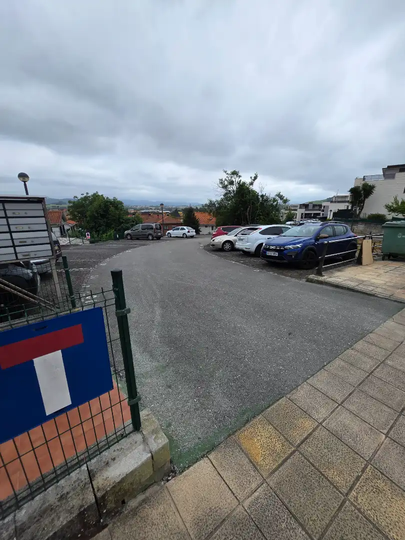 Parking de Apartamento en venta en Miengo con Calefacción, Trastero y Amueblado