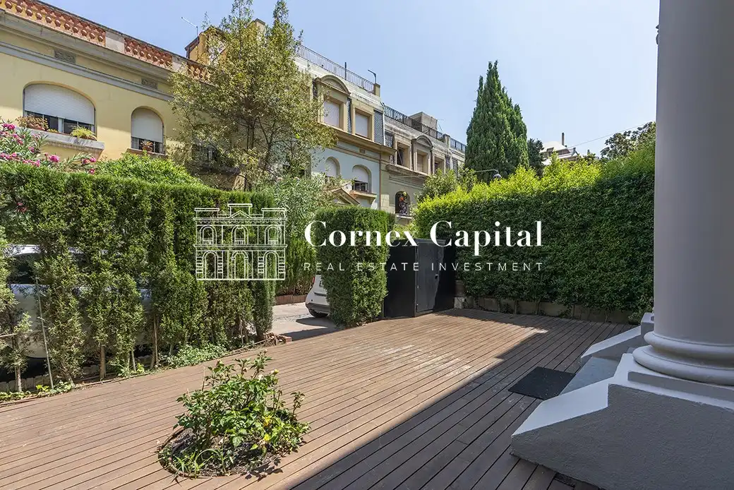 Terraza de Casa adosada en venta en Barcelona con Aire acondicionado, Calefacción y Jardín privado