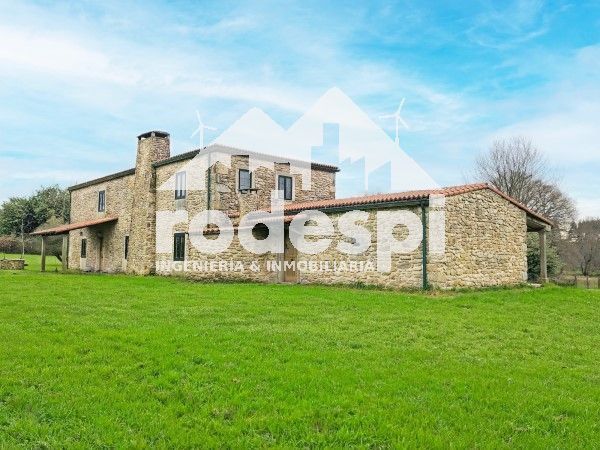 Vista exterior de Casa o xalet en venda en Curtis amb Calefacció, Traster i Piscina