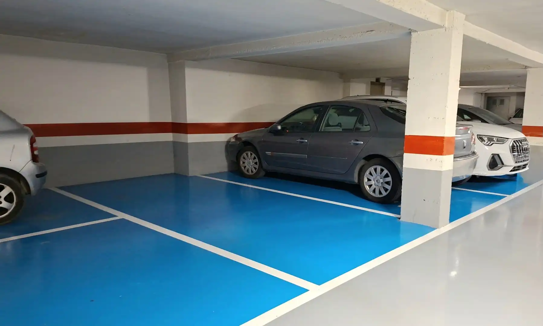 Parking de Piso en venta en Valladolid con Calefacción y Trastero