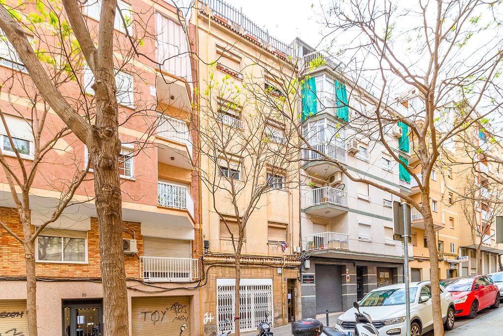 Vista exterior de Piso en venta en L'Hospitalet de Llobregat