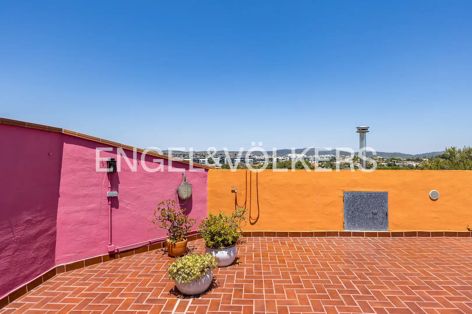 Terraza de Finca rústica en venta en Vilanova i la Geltrú con Calefacción, Jardín privado y Terraza