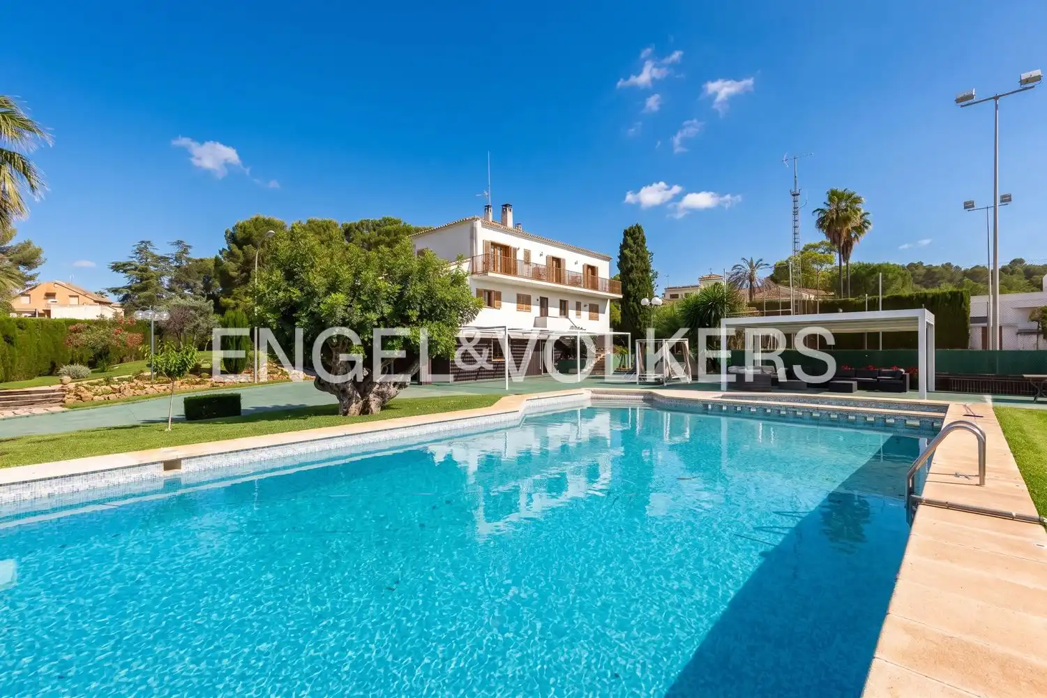 Vista exterior de Casa o chalet en venta en Chiva con Aire acondicionado, Calefacción y Jardín privado