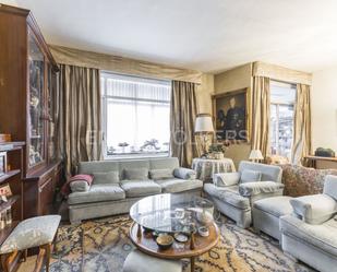 Sala d'estar de Apartament en venda en  Madrid Capital amb Aire condicionat, Calefacció i Terrassa