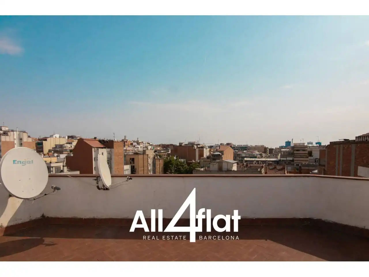 Vista exterior de Àtic de lloguer en Barcelona amb Aire condicionat, Parquet i Terrassa