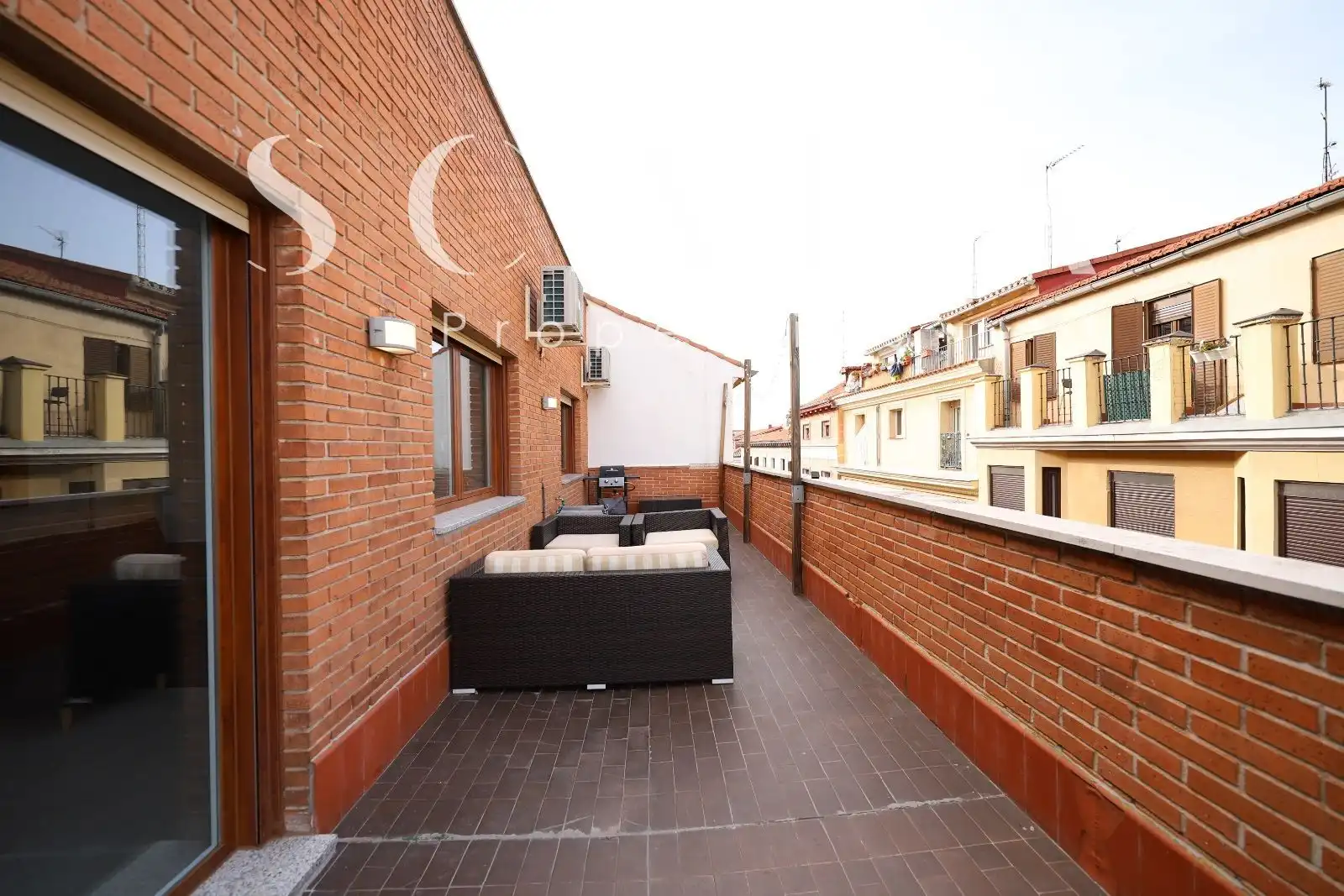 Dachboden zur Miete in Espiritu Santo, Universidad - Malasaña