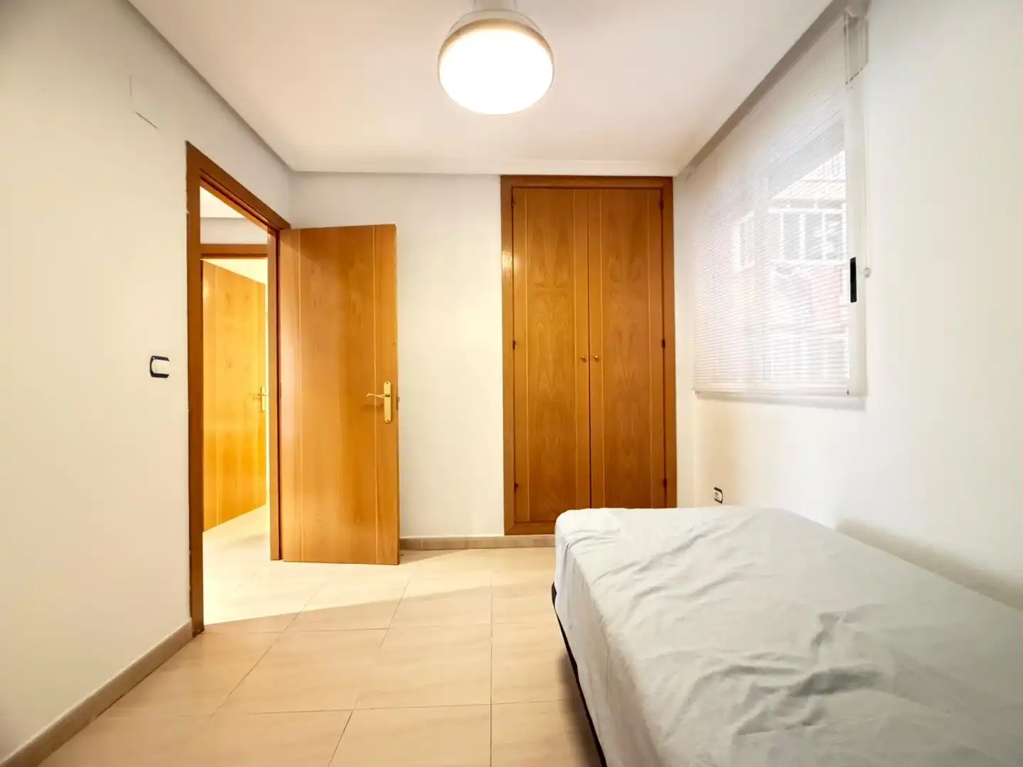 Habitación de Piso de alquiler en Alicante / Alacant con Aire acondicionado, Amueblado y Piscina comunitaria