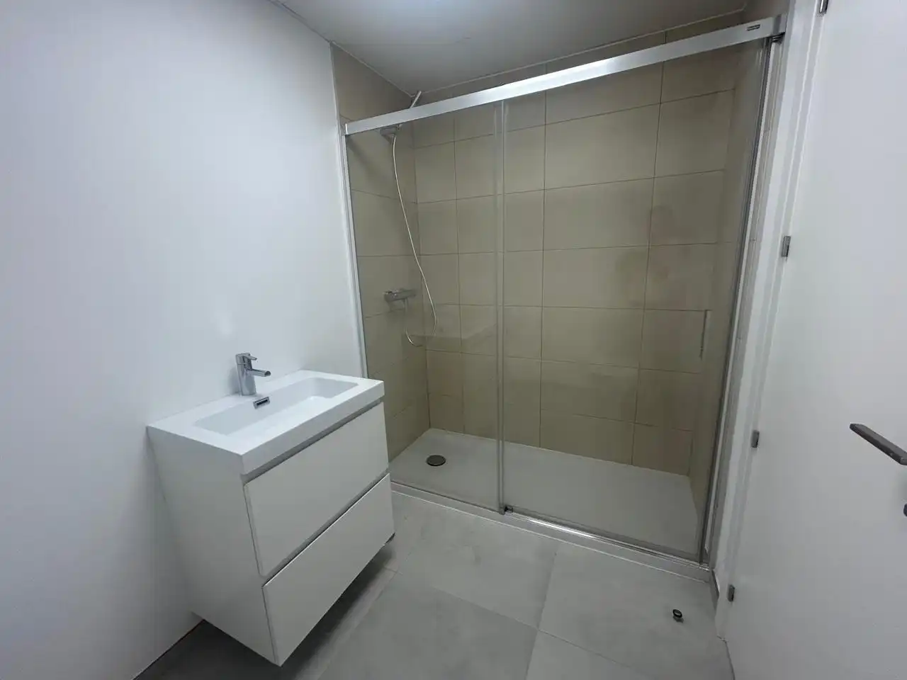 Bathroom of Flat for rent in Dos Hermanas  with Air Conditioner and Terrace