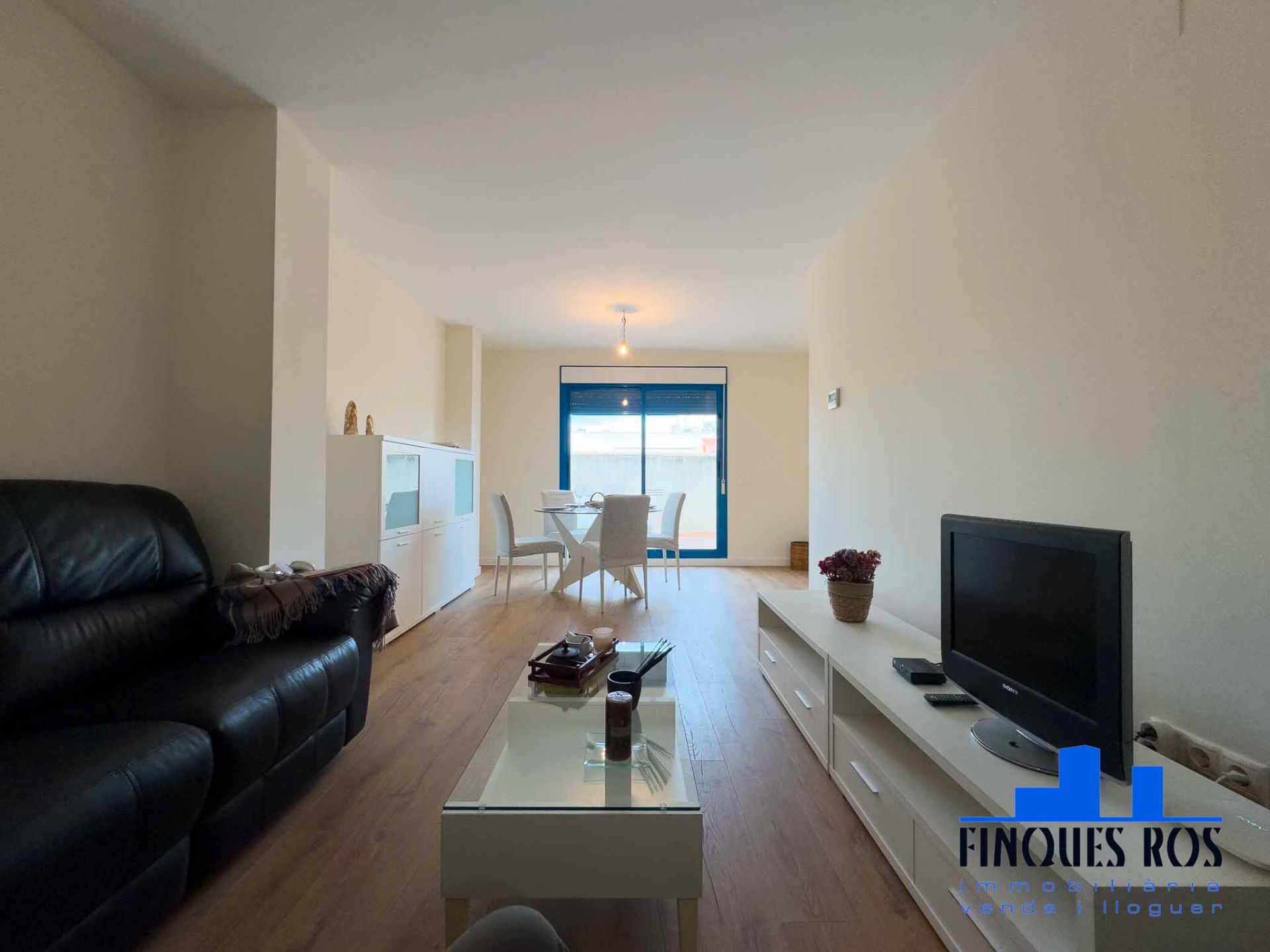 Wohnzimmer von Dachboden zum Verkauf in Vinaròs mit Klimaanlage, Heizung und Terrasse