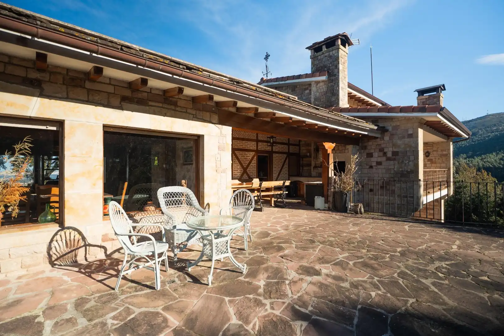Terrassa de Casa o xalet en venda en Villaescusa (Cantabria) amb Calefacció, Jardí privat i Terrassa