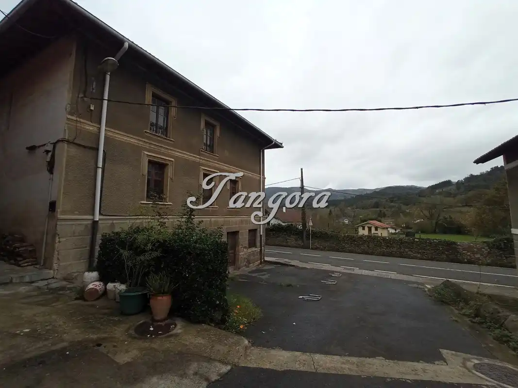 Vista exterior de Edifici en venda en Sopuerta