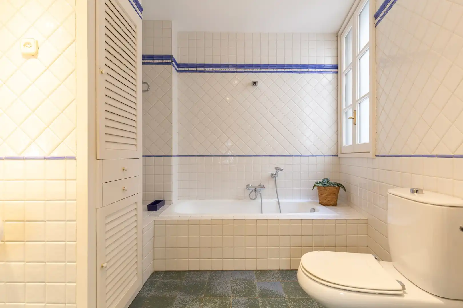 Baño de Piso en venta en Barcelona con Calefacción, Amueblado y Balcón