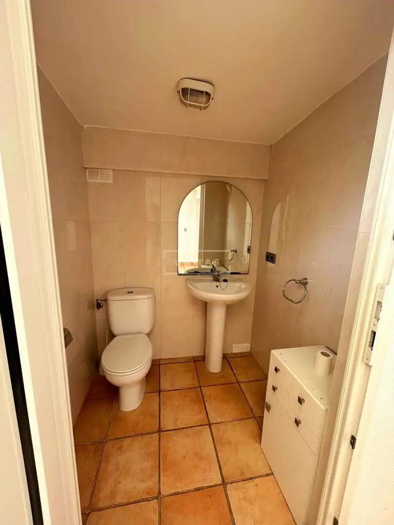 Bany de Casa o xalet en venda en Alicante / Alacant amb Aire condicionat, Jardí privat i Terrassa