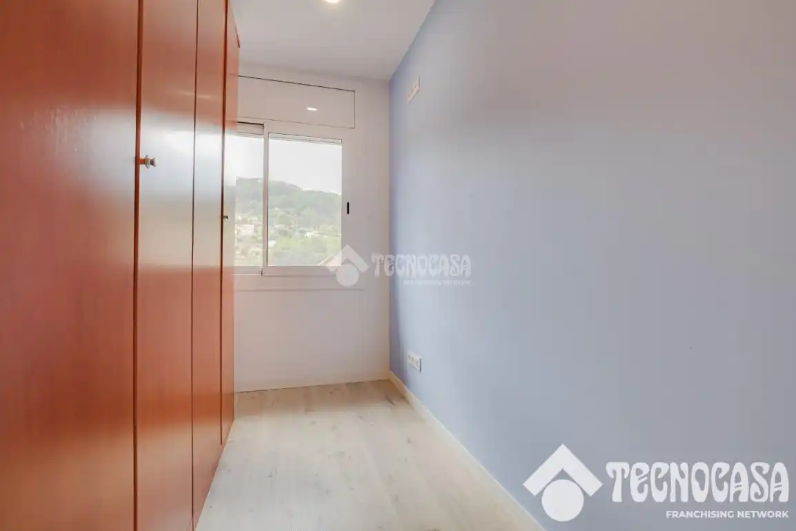 Casa aparellada en venda a Sant Vicenç Dels Horts, imagen 28