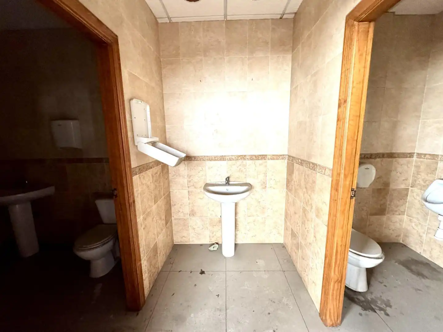 Local comercial de lloguer a Avenida DUQUE DE TAMAMES, imagen 6