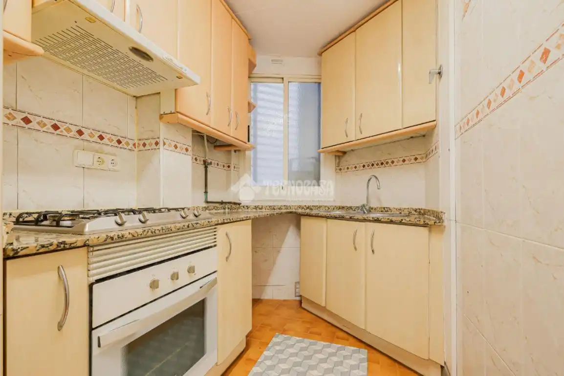 Küche von Wohnung zum Verkauf in Barcelona mit Balkon