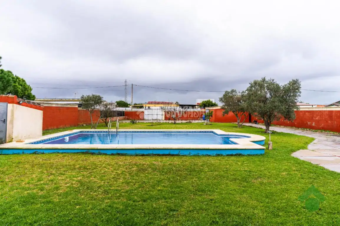 Swimming pool of Country homes for sale in Jerez de la Frontera  with Air Conditioner