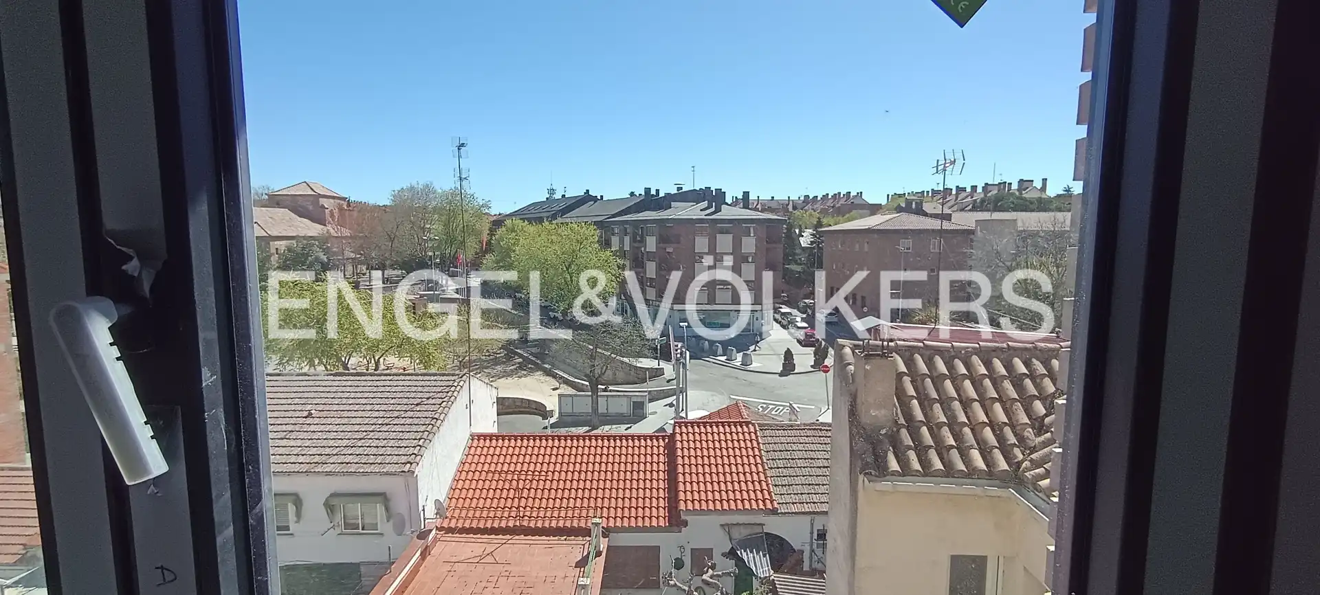 Vista exterior de Dúplex en venta en Las Rozas de Madrid con Aire acondicionado, Calefacción y Terraza
