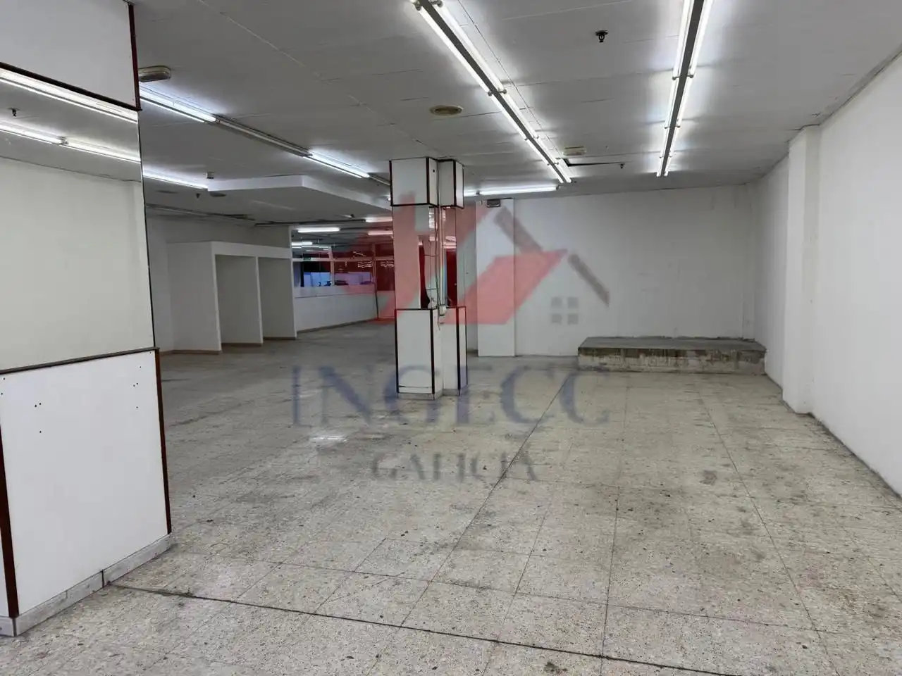 Local comercial en venta en Rúa Novoa Santos, imagen 4