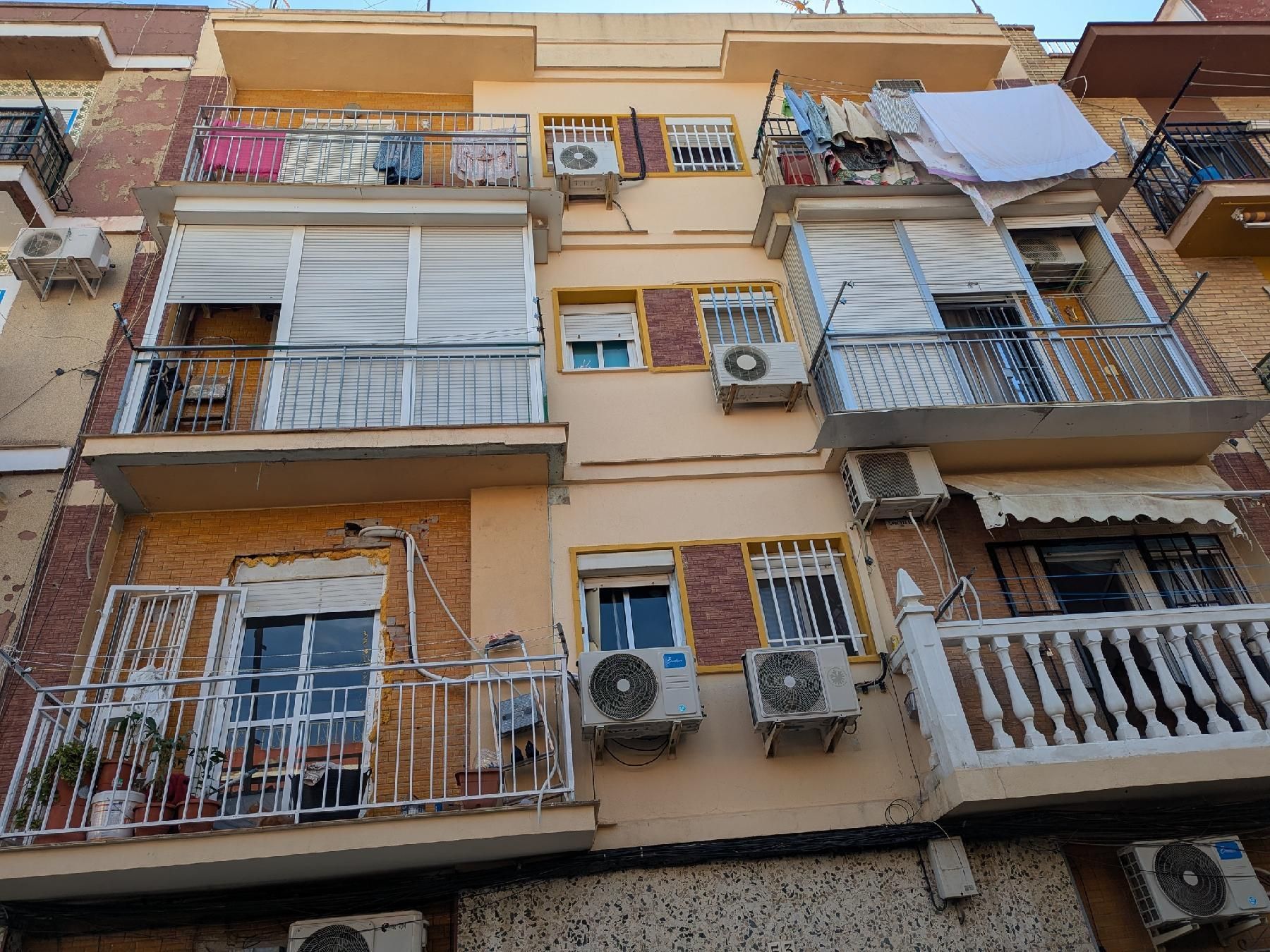 Vista exterior de Piso en venta en  Sevilla Capital
