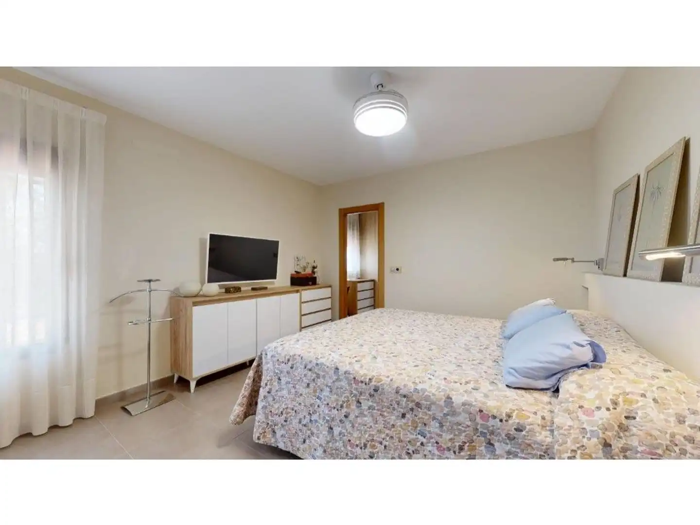Dormitori de Casa o xalet en venda en Riba-roja de Túria amb Aire condicionat, Calefacció i Jardí privat