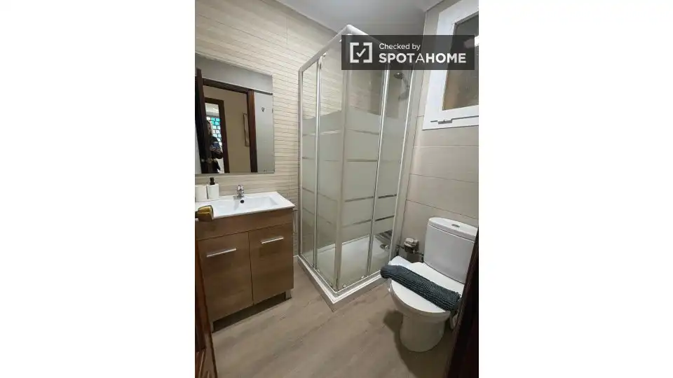 Room in Aiora