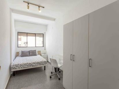 Bedroom of Flat to share in  Valencia Capital  with Furnished, Washing machine and TV