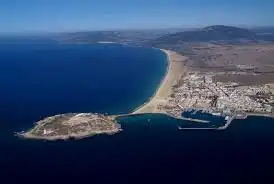 Vista exterior de Casa o xalet en venda en Tarifa amb Jardí privat, Moblat i TV