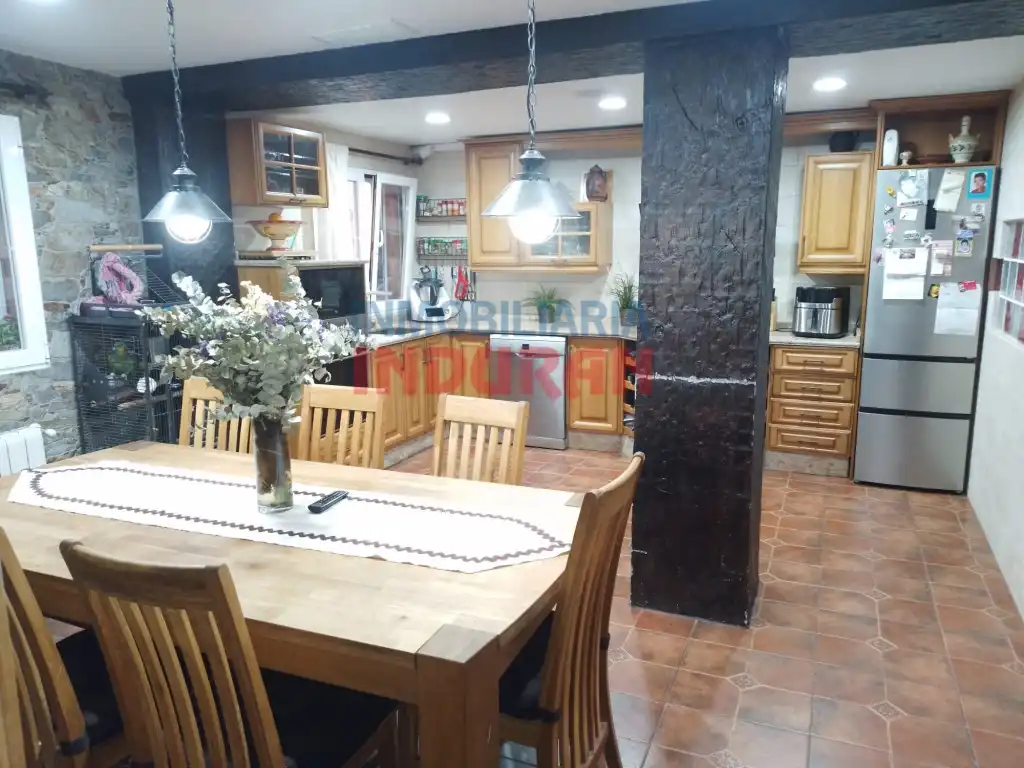 Küche von Wohnung zum Verkauf in Navalmoral de la Mata mit Privatgarten, Terrasse und Schwimmbad