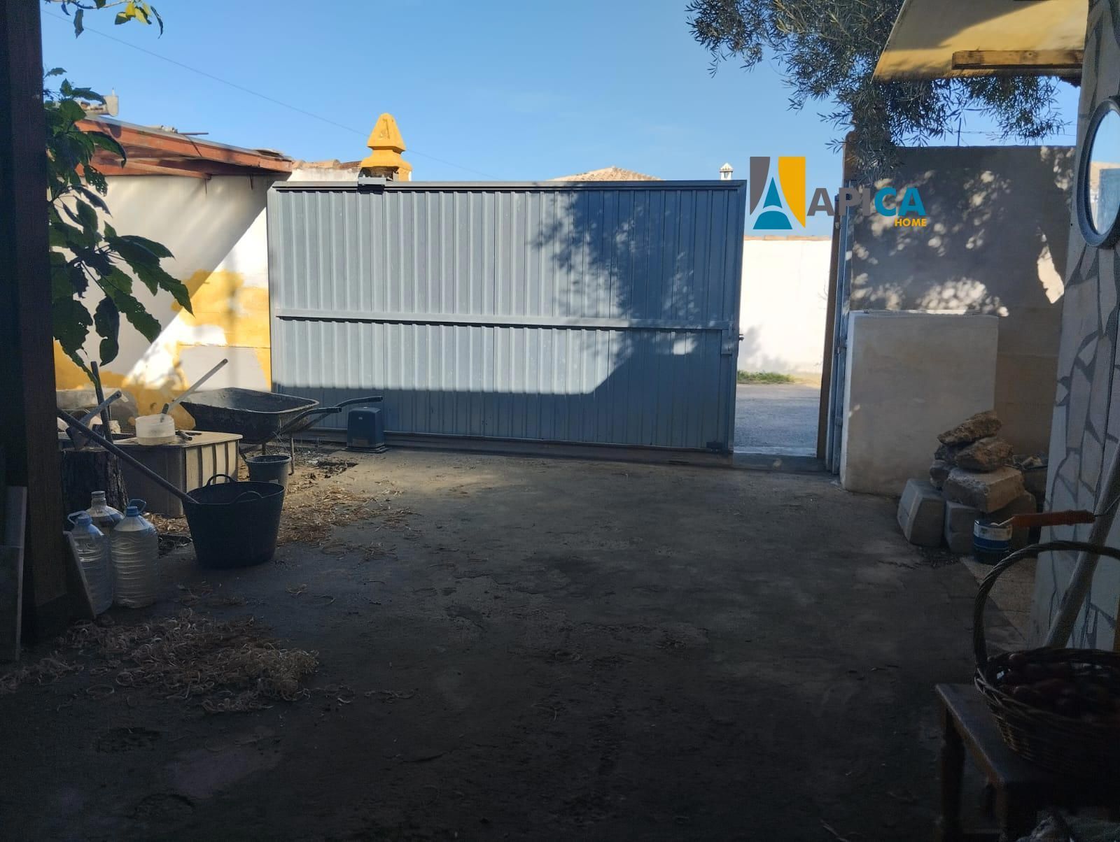 Vista exterior de Casa o xalet en venda en Chiclana de la Frontera amb Calefacció, Traster i Moblat