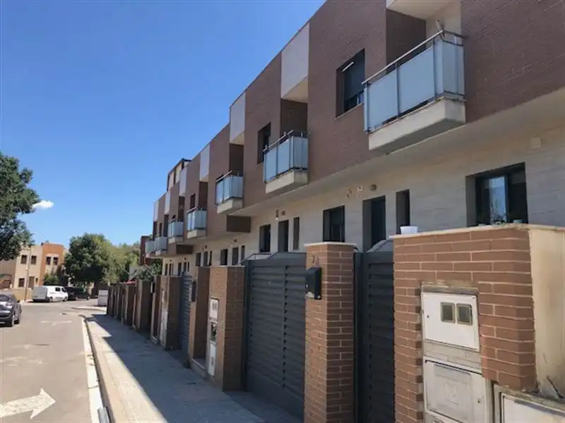 Reihenhaus zum Verkauf in Carrer de la Podadora