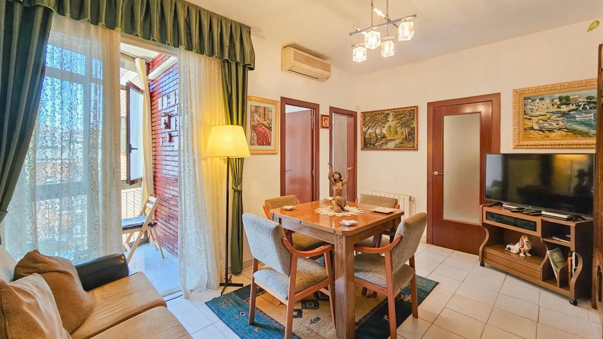 Comedor de Piso en venta en  Barcelona Capital con Calefacción y Balcón