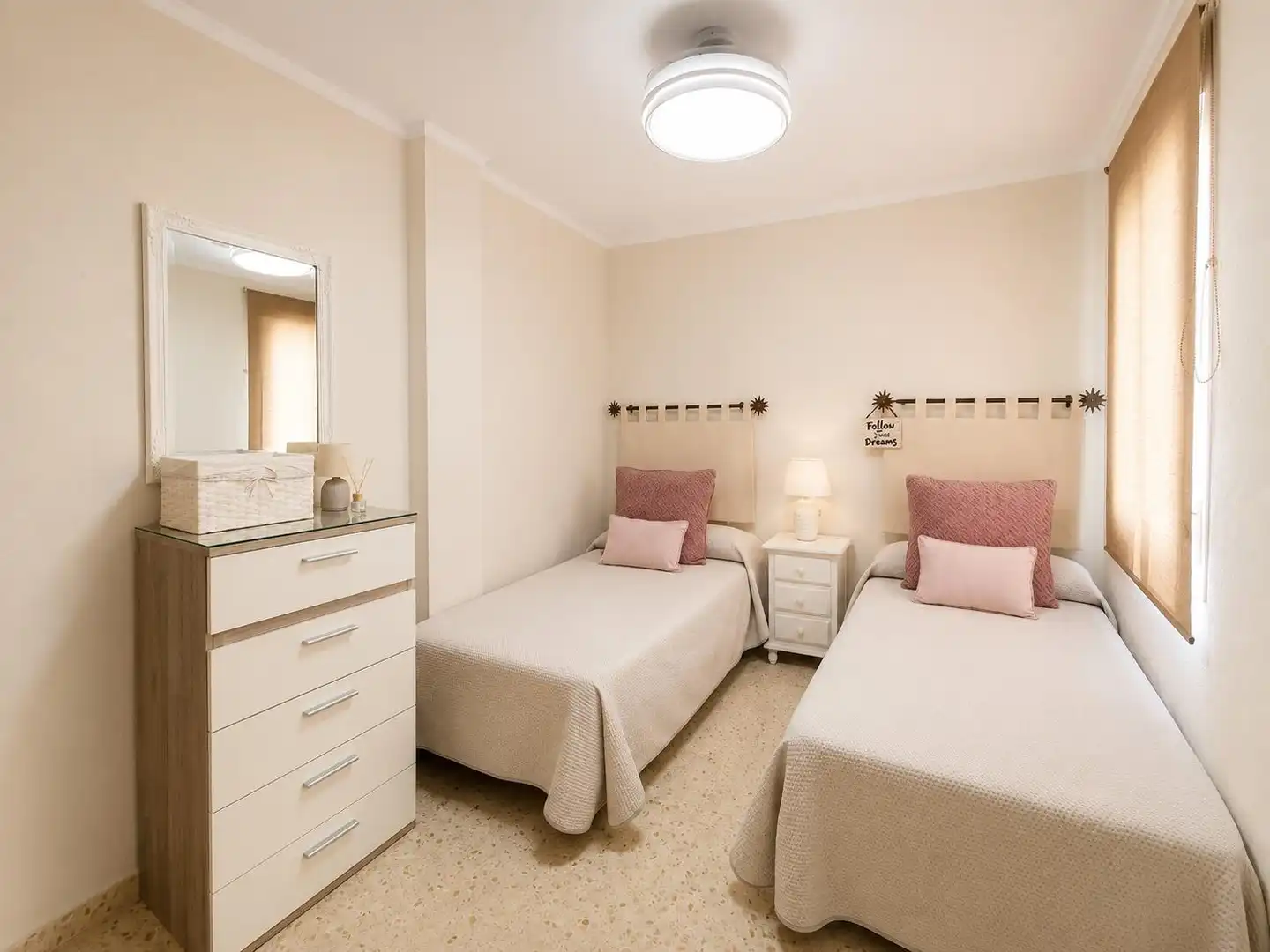 Habitación de Ático en venta en Chipiona con Aire acondicionado, Calefacción y Jardín privado