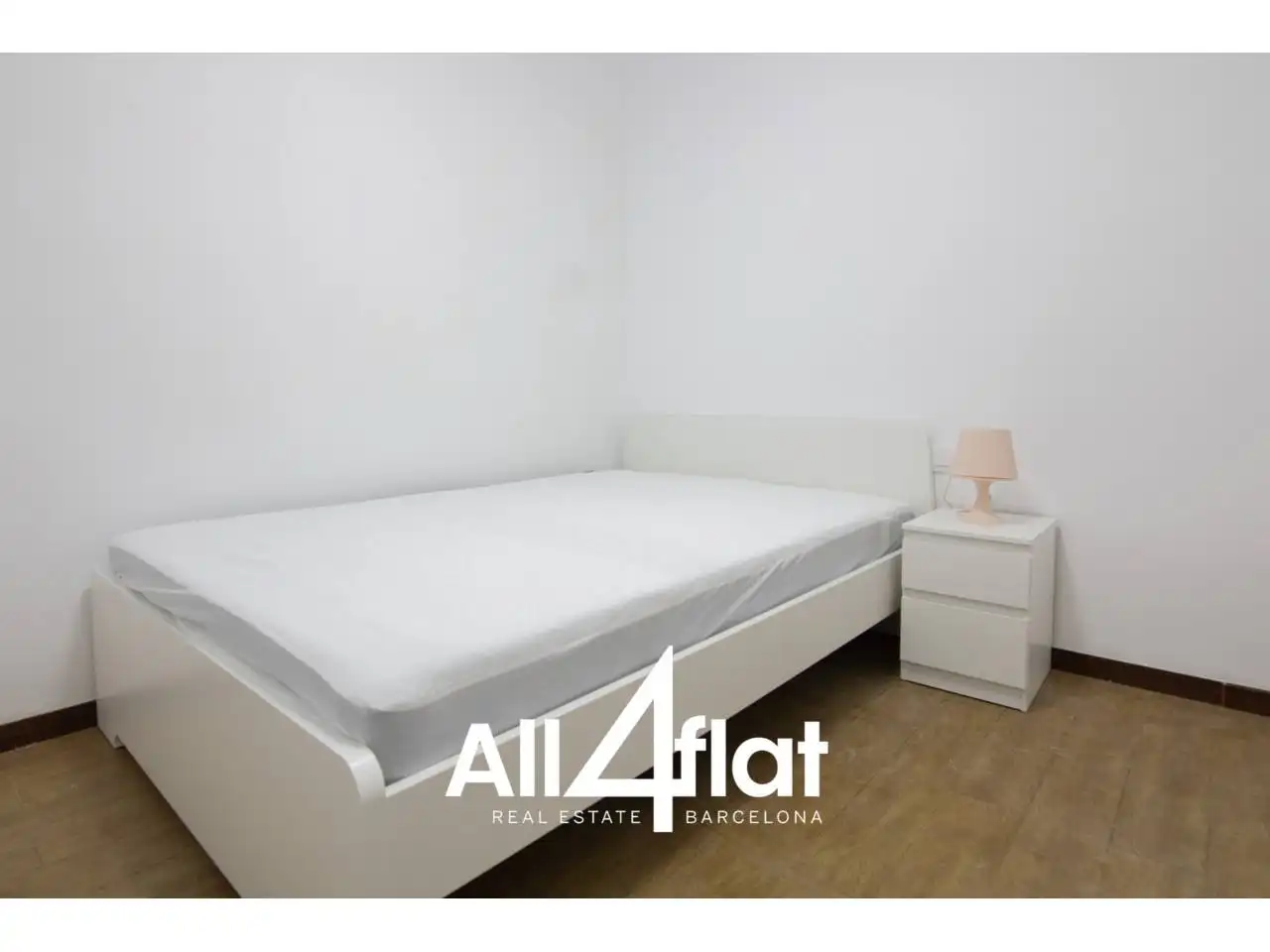Habitación de Piso de alquiler en Barcelona con Calefacción, Amueblado y Balcón