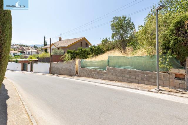 Terreno residencial en Venta en Calle de la Azucena en Villa de Otura