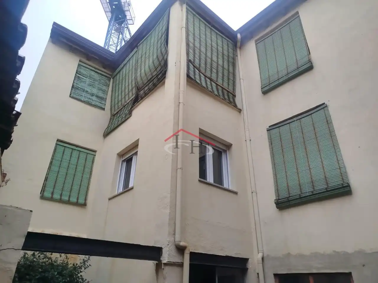 Vista exterior de Casa o xalet en venda en León Capital  amb Calefacció, Jardí privat i Traster