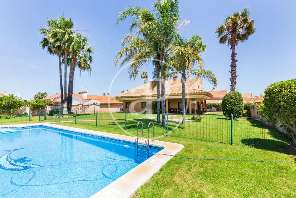 Vista exterior de Casa o chalet en venta en Sagunto / Sagunt con Aire acondicionado, Calefacción y Jardín privado