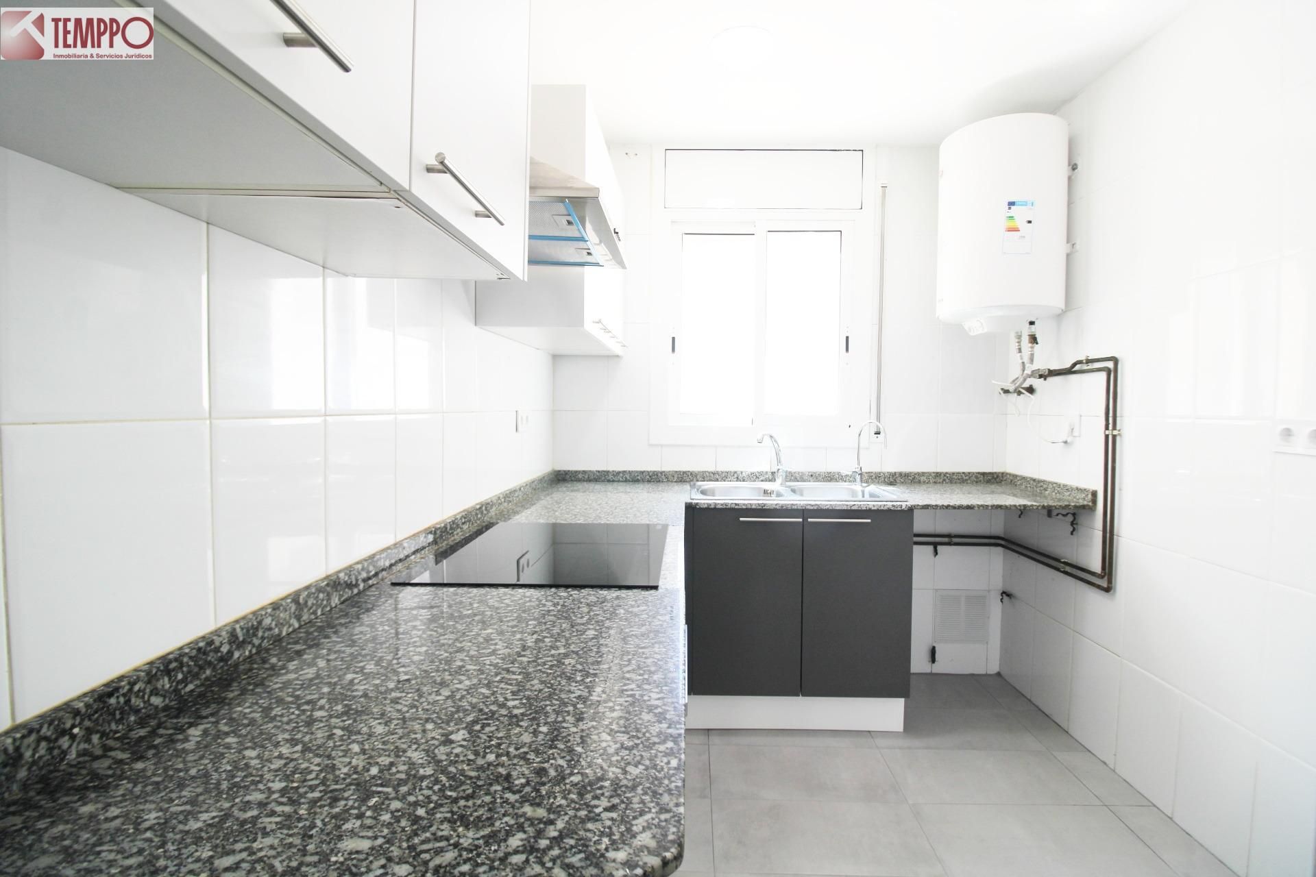 Cocina de Planta baja de alquiler en Calafell con Calefacción, Terraza y Balcón