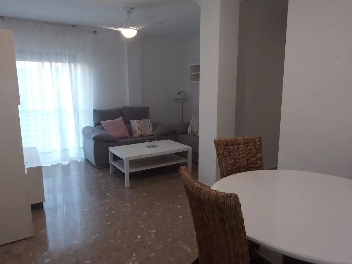 Sala d'estar de Pis de lloguer en Huelva amb Balcó