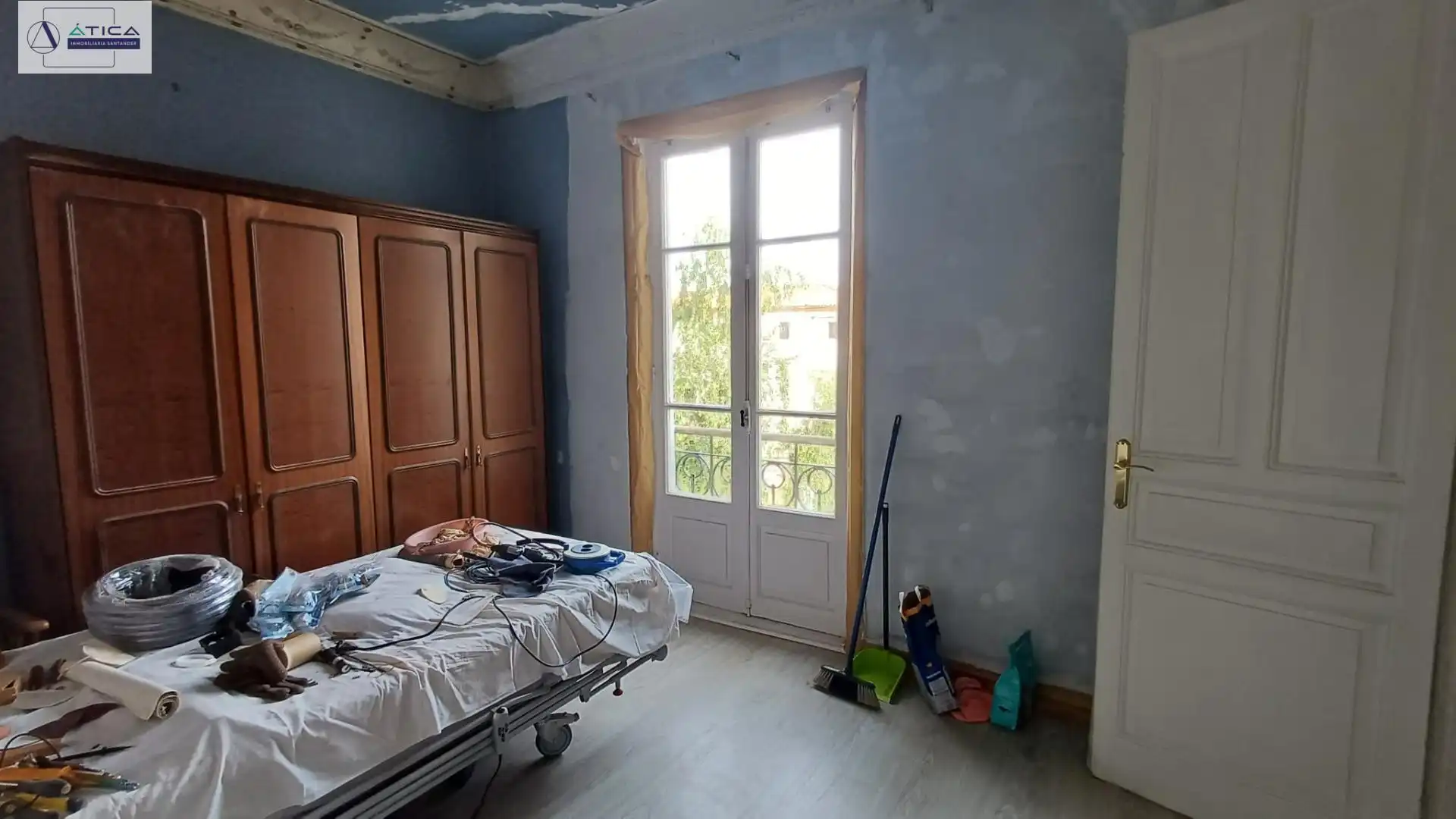 Dormitori de Casa o xalet en venda en Santander amb Jardí privat, Terrassa i Moblat