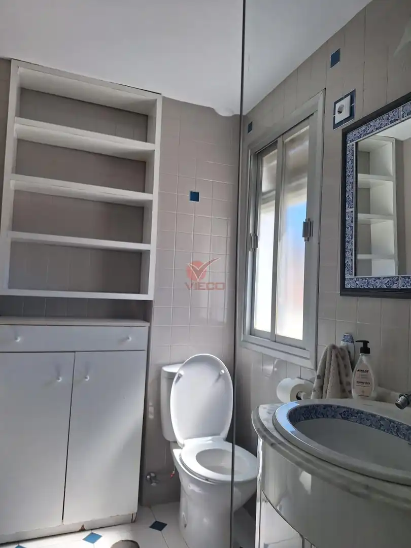 Badezimmer von Wohnung zur Miete in Cuenca mit Heizung und Möbliert