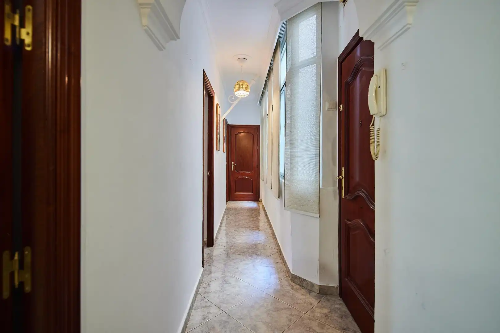 Wohnung zum Verkauf in Cádiz mit Klimaanlage, Abstellraum und Balkon