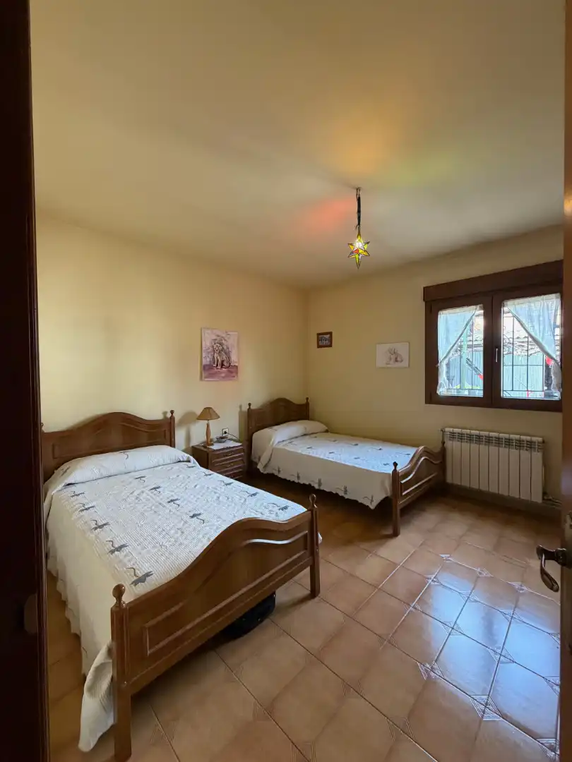 Bedroom of Houses for sale in Tordehumos  with Heating, Terrace and Storage room