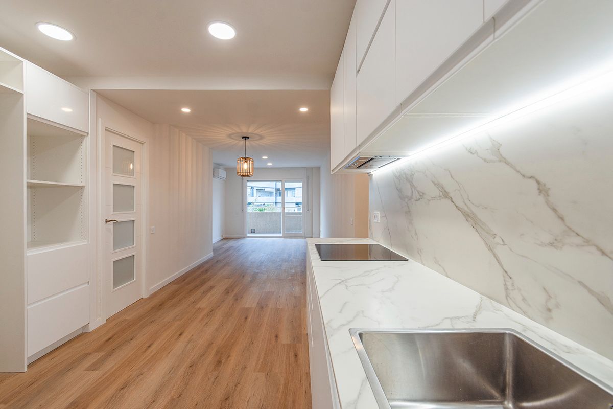 Kitchen of Flat for sale in  Barcelona Capital  with Air Conditioner and Balcony