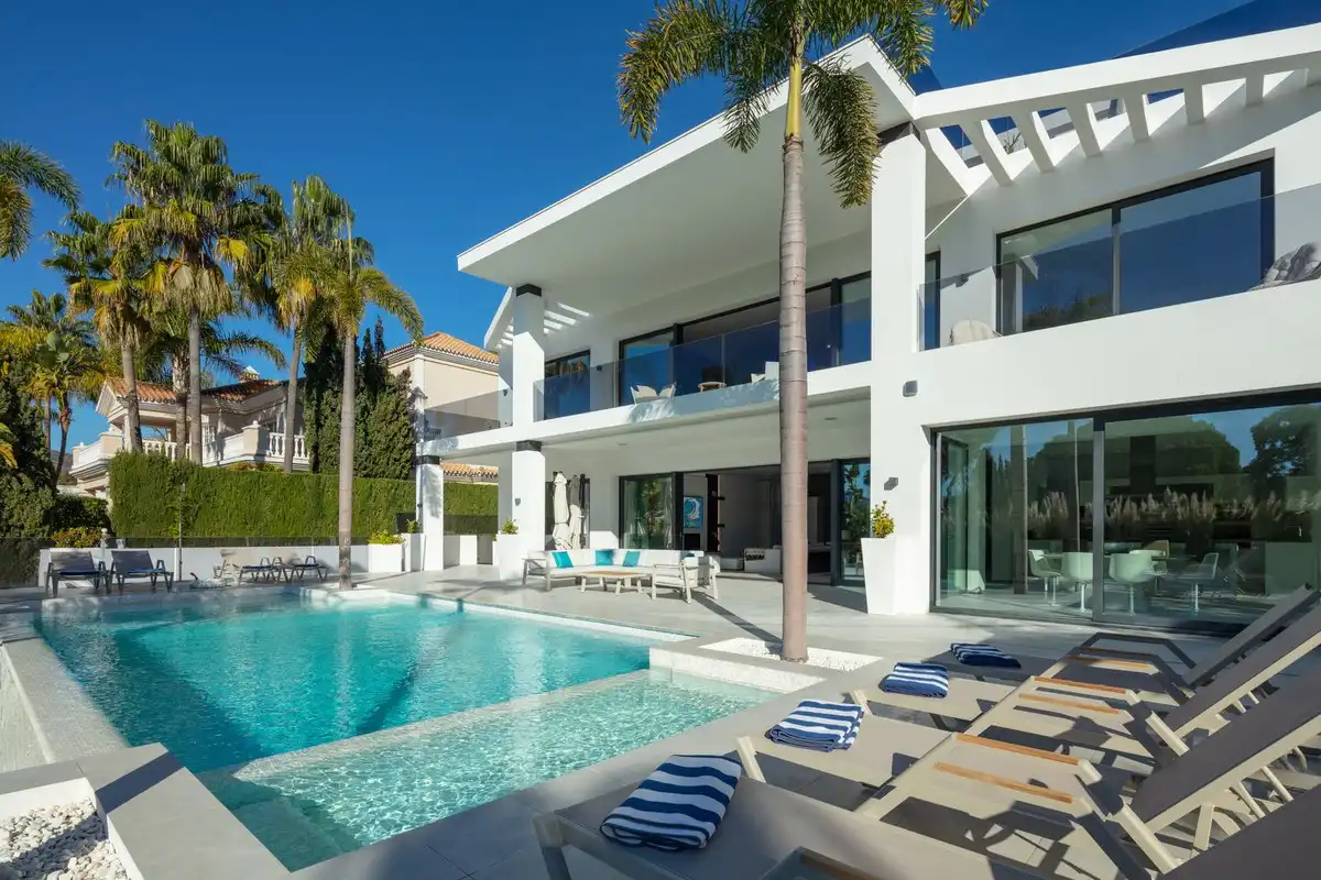 Chalet con piscina en venta en Marbella Centro, imagen 2