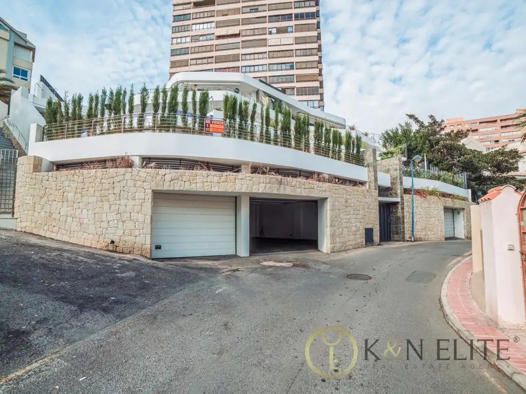 Parking de Dúplex en venta en Benidorm con Aire acondicionado y Piscina