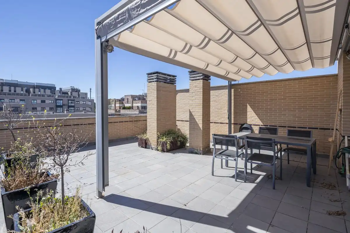 Terrassa de Àtic en venda en Madrid amb Aire condicionat, Calefacció i Jardí privat