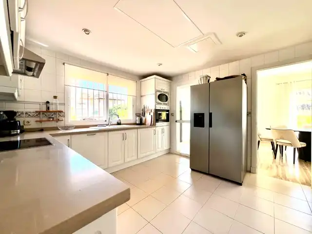 Küche von Dachboden zum Verkauf in Marbella mit Klimaanlage, Heizung und Terrasse