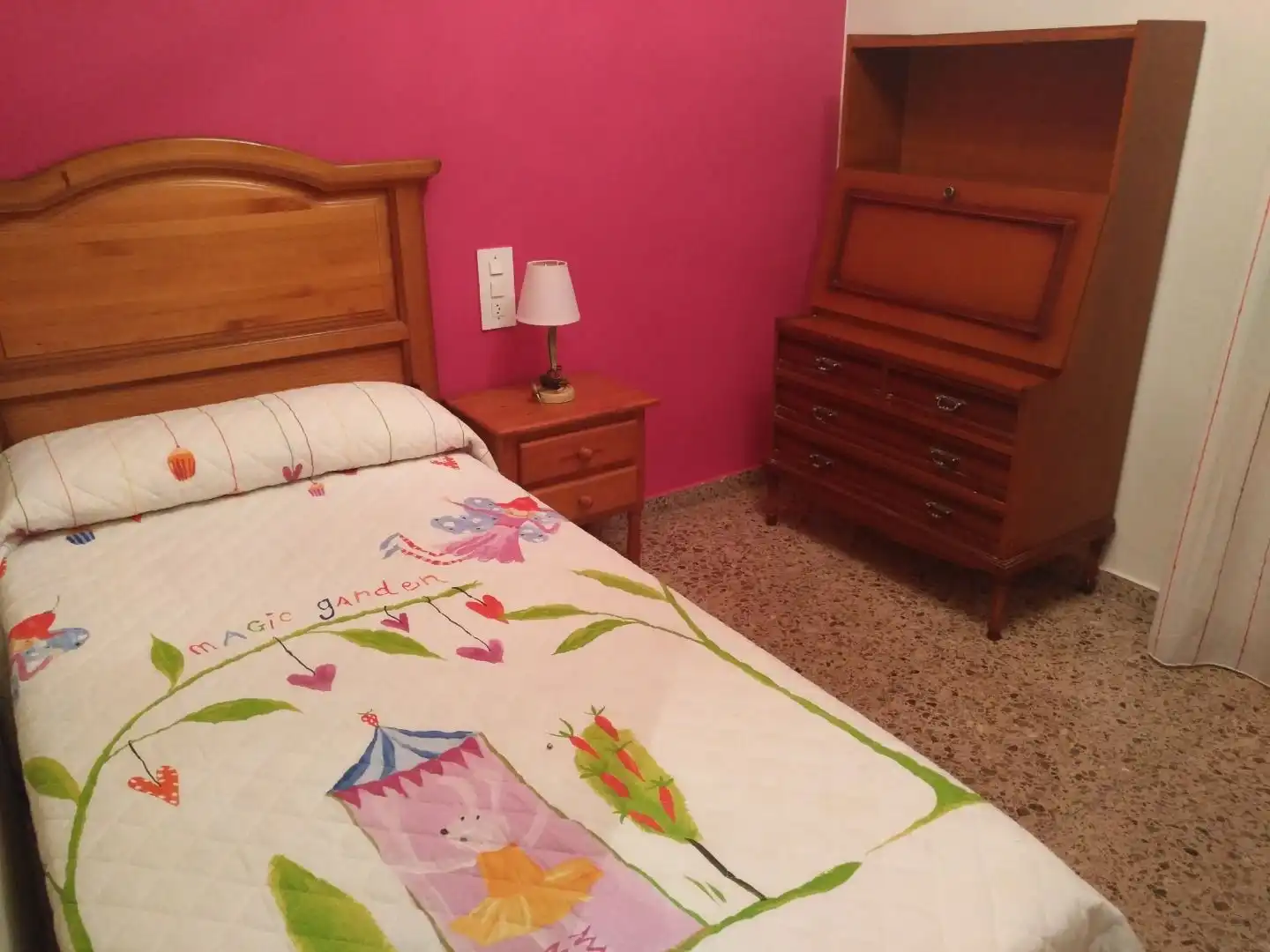 Habitación de Piso para compartir en Valencia con Calefacción, Amueblado y Horno